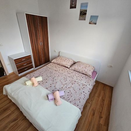 Apartments Lara Drvenik  Eksteriør bilde