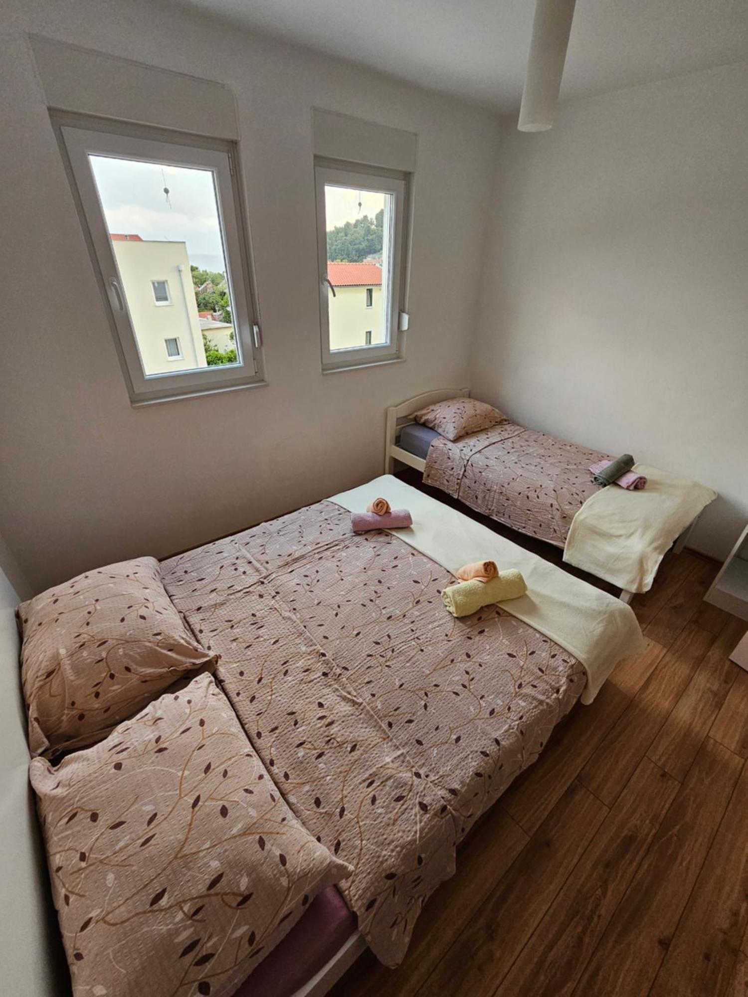 Apartments Lara Drvenik  Rom bilde
