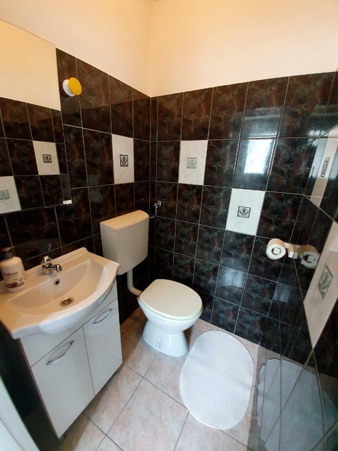 Apartments Lara Drvenik  Eksteriør bilde