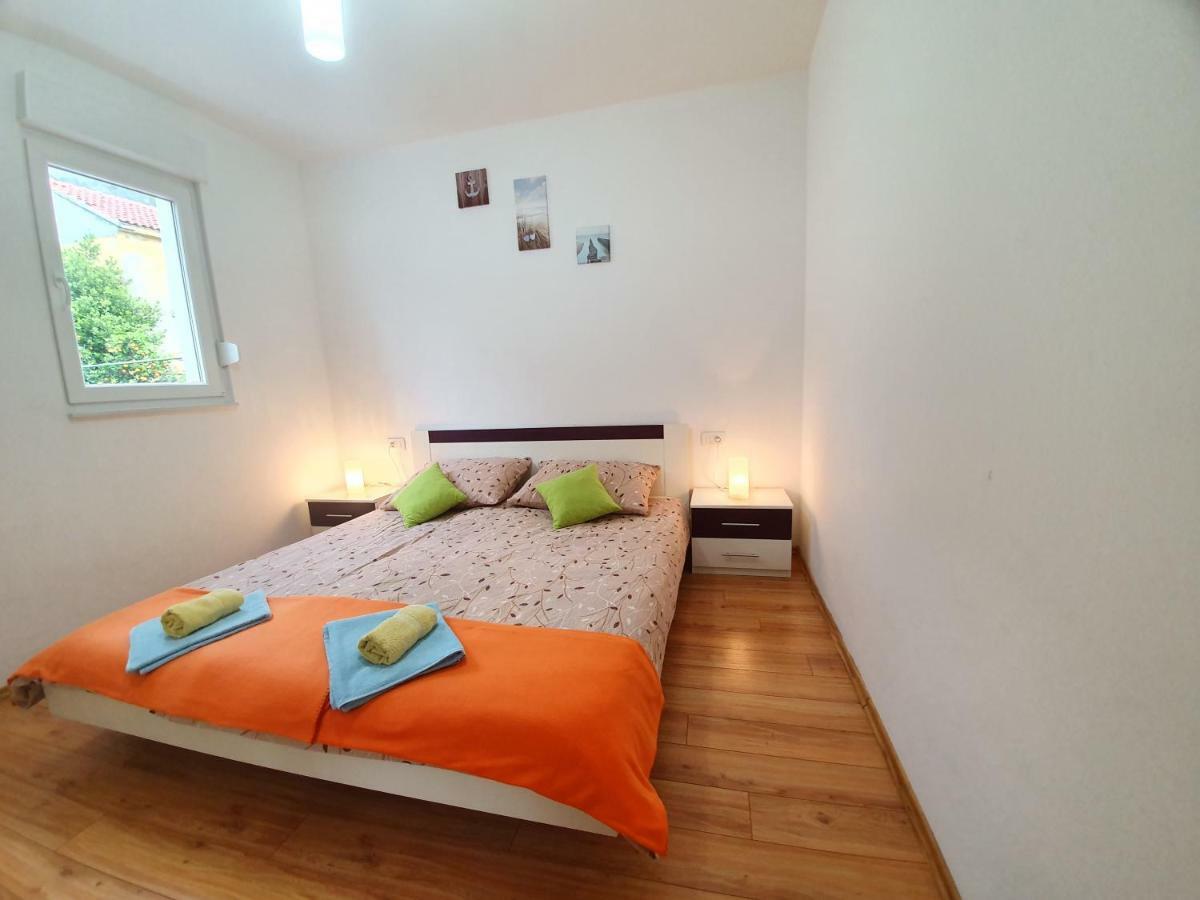 Apartments Lara Drvenik  Eksteriør bilde
