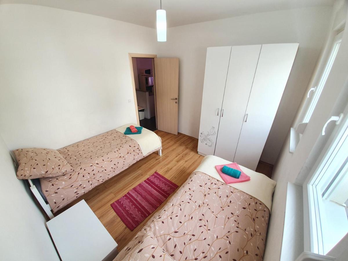 Apartments Lara Drvenik  Eksteriør bilde